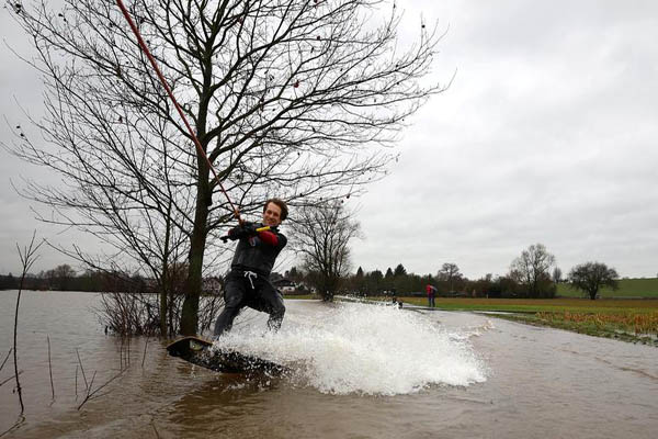 معضل صف کپسول اکسیژن / فرار از دست ماموران مرزی (گزارش تصویری)