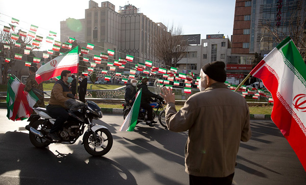 راهپیمایی ۲۲ بهمن بصورت خودرویی و موتوری آغاز شد (+تصاویر)