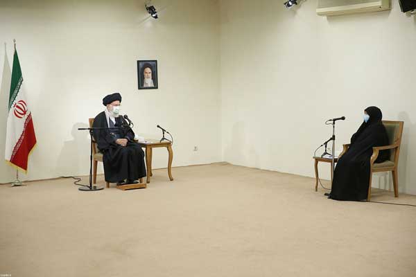 تجلیل رهبر انقلاب اسلامی از برجستگیهای علمی و فنی و اخلاص شهید فخریزاده (+تصاویر) تجلیل رهبر انقلاب اسلامی از برجستگیهای علمی و فنی و اخلاص شهید فخریزاده (+تصاویر)