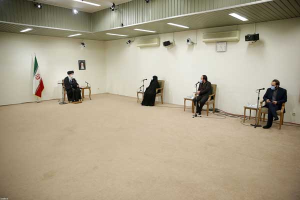 تجلیل رهبر انقلاب اسلامی از برجستگیهای علمی و فنی و اخلاص شهید فخریزاده (+تصاویر) تجلیل رهبر انقلاب اسلامی از برجستگیهای علمی و فنی و اخلاص شهید فخریزاده (+تصاویر)