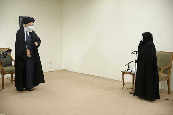 تجلیل رهبر انقلاب اسلامی از برجستگیهای علمی و فنی و اخلاص شهید فخریزاده (+تصاویر) تجلیل رهبر انقلاب اسلامی از برجستگیهای علمی و فنی و اخلاص شهید فخریزاده (+تصاویر)