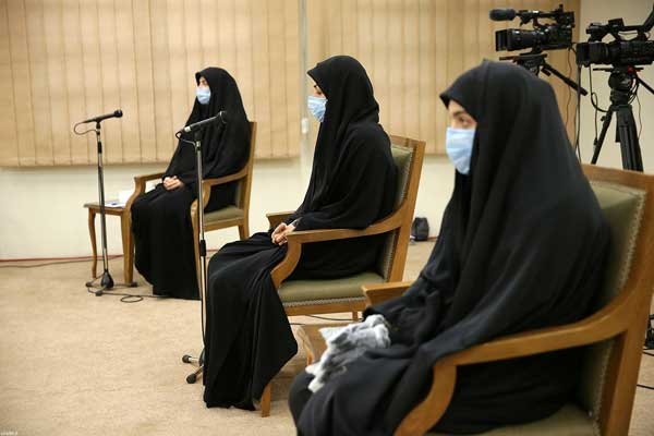 تجلیل رهبر انقلاب اسلامی از برجستگیهای علمی و فنی و اخلاص شهید فخریزاده (+تصاویر) تجلیل رهبر انقلاب اسلامی از برجستگیهای علمی و فنی و اخلاص شهید فخریزاده (+تصاویر)