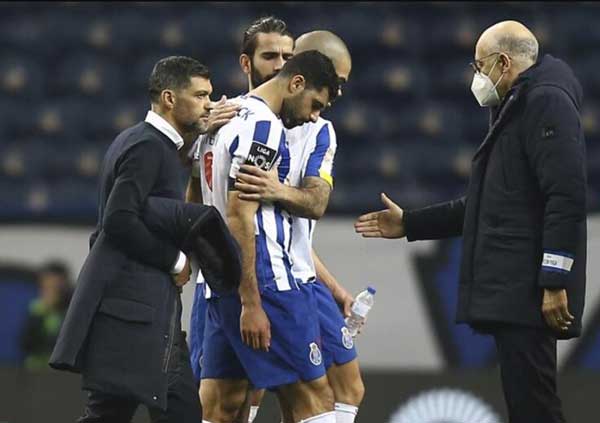 طارمی یاد بازی ایران - پرتغال را زنده کرد / دلداری «پپه» به مهدی (+تصاویر) طارمی یاد بازی ایران - پرتغال را زنده کرد / دلداری «پپه» به مهدی (+تصاویر)