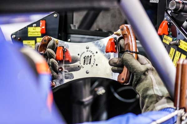 سریعترین خودروی جهان ساخته شد (+تصاویر) سریعترین خودروی جهان ساخته شد (+تصاویر)