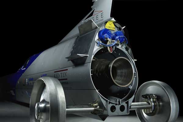 سریعترین خودروی جهان ساخته شد (+تصاویر) سریعترین خودروی جهان ساخته شد (+تصاویر)