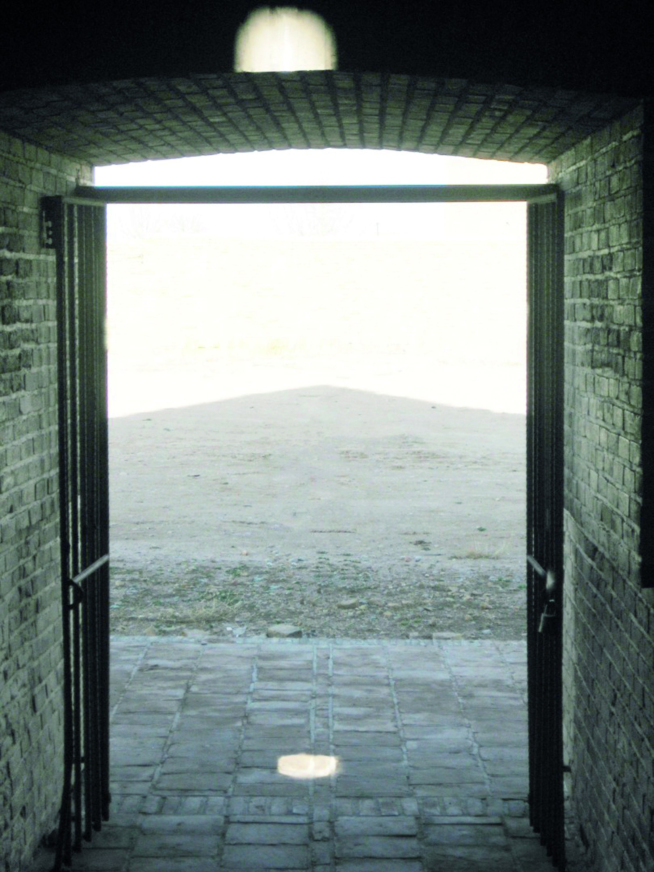 اختلاف علمی بر سر برج تاریخی ‌رادکان