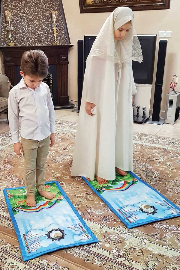 راهکار فناورانه آموزش نماز با اولین سجاده نماز من راهکار فناورانه آموزش نماز با اولین سجاده نماز من