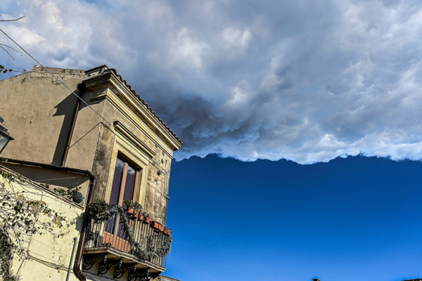 باز هم خودکشی نهنگ ها / طغیان آتشفشان بر فراز دهکده (گزارش تصویری) باز هم خودکشی نهنگ ها / طغیان آتشفشان بر فراز دهکده (گزارش تصویری)