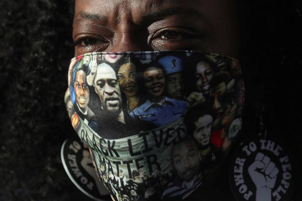 یادبود فاجعه ای که جان 20 هزار نفر را گرفت / واکسن کرونا با لباس سوپرمن (گزارش تصویری)