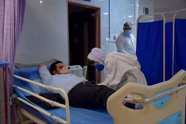 گزارش میدانی خبرنگار جام جم از بیمارستان رازی اهواز: از خستگی کادر درمان تا مرگ یک خانواده با کرونا گزارش میدانی خبرنگار جام جم از بیمارستان رازی اهواز: از خستگی کادر درمان تا مرگ یک خانواده با کرونا