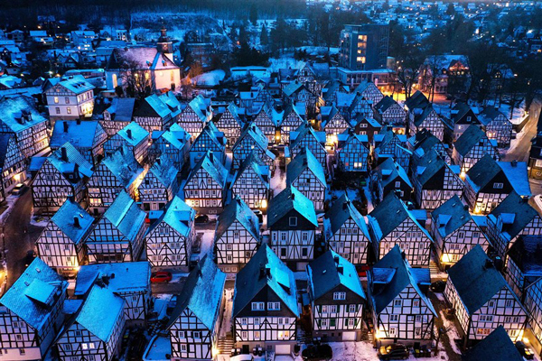 لحظات و حوادث دور تا دور دنیا  (گزارش تصویری) لحظات و حوادث دور تا دور دنیا  (گزارش تصویری)