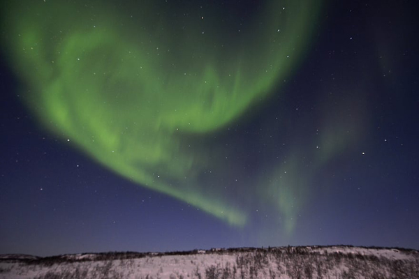 جابجایی خانه 139 ساله / موتورسواری در میان ملخ ها (گزارش تصویری)