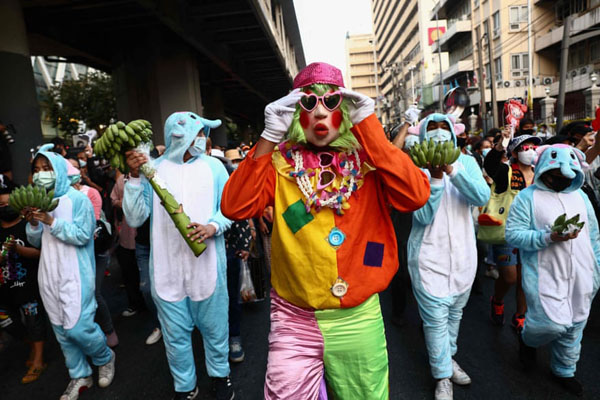 اعتراض به کاهش شهریه مدارس خصوصی / عملیات دستگیری بزرگ در گرجستان (گزارش تصویری) اعتراض به کاهش شهریه مدارس خصوصی / عملیات دستگیری بزرگ در گرجستان (گزارش تصویری)