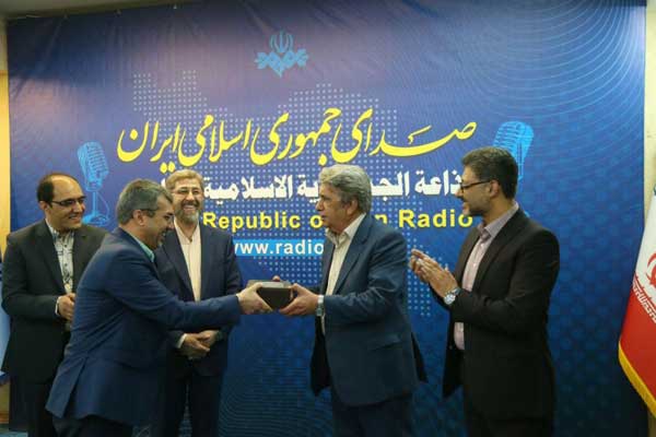گزارش جام جم آنلاین از مراسم تجلیل از استاد بهروز رضوی گزارش جام جم آنلاین از مراسم تجلیل از استاد بهروز رضوی