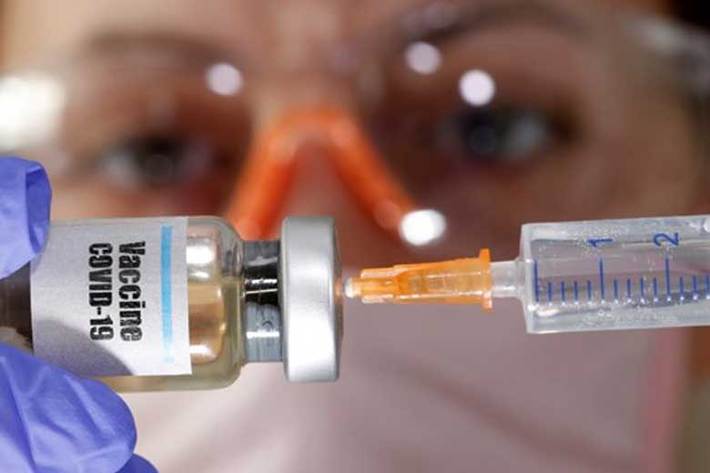نتایج اولیه آزمایش‌ های بالینی واکسن توسعه یافته علیه ویروس کرونا که توسط دانشگاه کوئینزلند صورت گرفته حاکی ازآن است که این واکسن می‌تواند آنتی بادی‌ هایی در جهت خنثی‌سازی ویروس مذکور تولید کند.