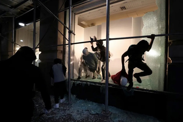 دور دنیا در قاب تصاویر دور دنیا در قاب تصاویر