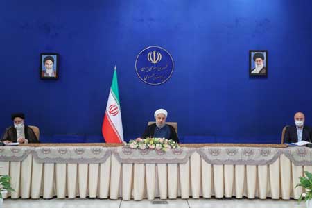 دولت مصمم است برای رفع مشکلات و بهبود شرایط سخت زندگی مردم با همراهی دو قوه دیگر تلاش کند