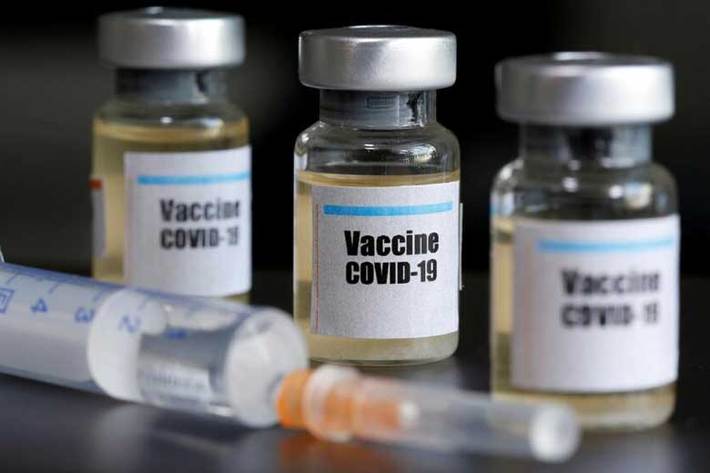 مدیرکل دفتر توسعه فناوری سلامت وزارت بهداشت، درمان و آموزش پزشکی گفت: تعدادی از شرکت‌های دانش بنیان ایرانی به صورت موازی در تلاش برای تهیه واکسن کرونا هستند و تا پایان امسال یکی از این شرکت‌ها موفقیت‌های خود در تولید این واکسن را عرضه می‌کند.