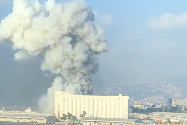 وقوع انفجار مهیب در بندر بیروت لبنان(+ عکس و فیلم) وقوع انفجار مهیب در بندر بیروت لبنان(+ عکس و فیلم)