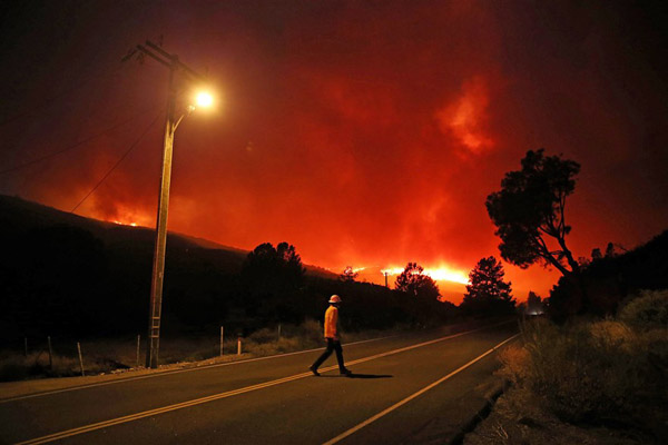 دور دنیا در قاب تصاویر؛ خشونت پلیس آمریکا برای دستگیری معترضان