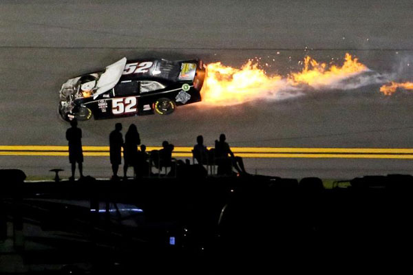 دور دنیا در قاب تصاویر؛ حمل کفش های آقای رییس جمهور دور دنیا در قاب تصاویر؛ حمل کفش های آقای رییس جمهور