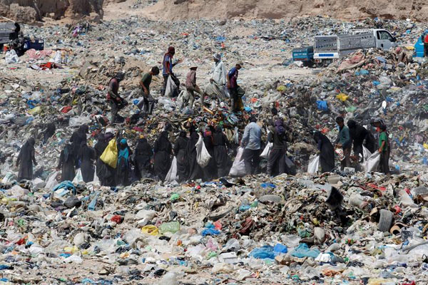 دور دنیا در قاب تصاویر؛ حمل کفش های آقای رییس جمهور دور دنیا در قاب تصاویر؛ حمل کفش های آقای رییس جمهور