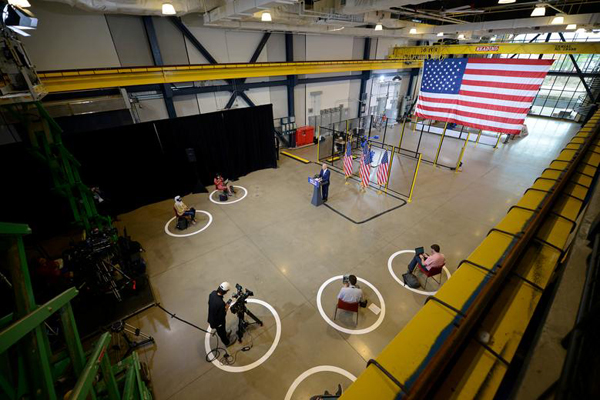 دور دنیا در قاب تصاویر ؛ درگیری زن 73 ساله با پلیس بلاروس دور دنیا در قاب تصاویر ؛ درگیری زن 73 ساله با پلیس بلاروس