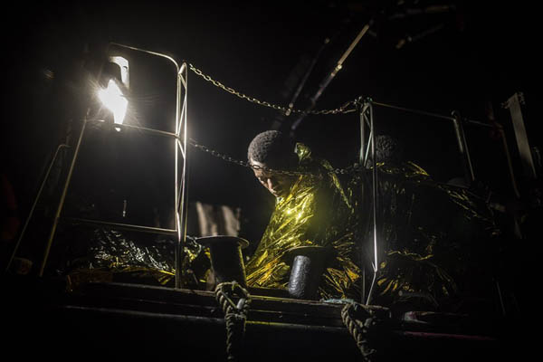 دور دنیا در قاب تصاویر؛ عکسی تکان دهنده از قربانیان کرونایی