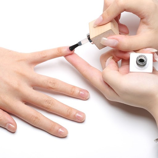 باید و نبایدهای مراقبت از ناخن های ضعیف شکننده