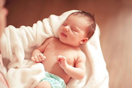 جنین مادر آلوده به کرونا، آنتی بادی تولید می کند