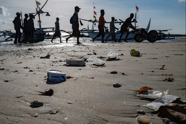 دور دنیا در قاب تصاویر؛ کرونا نوزاد 3 ماهه را کشت