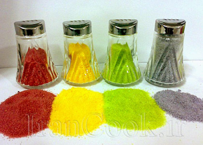 نمک های رنگی برای خوراکی و کاردستی مورد استفاده قرار می گیرد و البته می توان با نمک رنگی بازی هایی را با کودکان انجام داد، در ادامه با روش ساخت نمک رنگی آشنا می شوید.