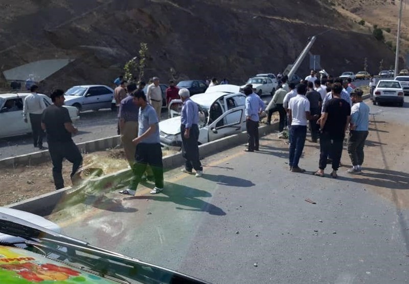 دو تصادف درجادههای اصفهان 10 مصدوم برجای گذاشت دو تصادف درجادههای اصفهان 10 مصدوم برجای گذاشت