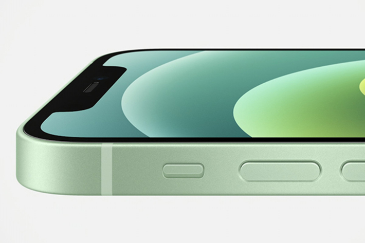 سری آیفون ۱۲ به محافظ نمایشگر جدیدی مجهز شده‌اند که به گفته اپل چهار برابر دوام بیشتری در برابر ضربات ناشی از سقوط داشته و مقاوم‌تر از شیشه تمام گوشی‌های دنیا است.