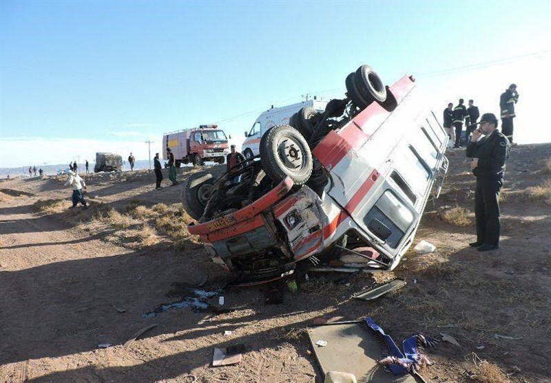 واژگونی مینیبوس با ۱۴ مصدوم در زنجان واژگونی مینیبوس با ۱۴ مصدوم در زنجان