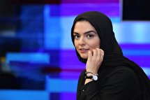 دنیا مدنی : در پشت صحنه تئاتر به من دیکته می گفتند / توصیه رویا تیموریان درباره بازیگری