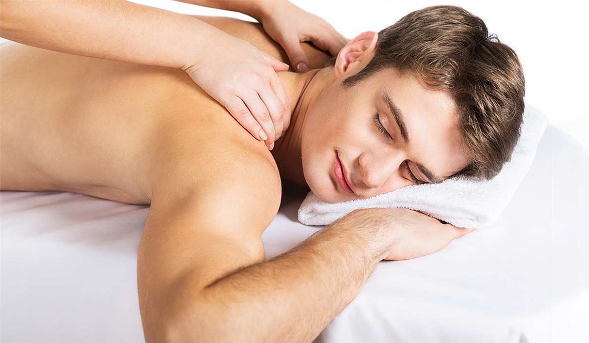 فواید ماساژ درمانی و عوارض احتمالی آن فواید ماساژ درمانی و عوارض احتمالی آن