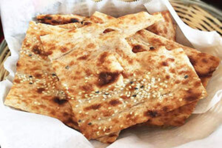 نگهداری نان به شیوه درست، به دلیل ارزش غذایی و جایگاهی که در وعده‌های غذایی ما ایرانیان دارد پر اهمیت است. روش صحیح نگهداری انواع نان را بخوانید.