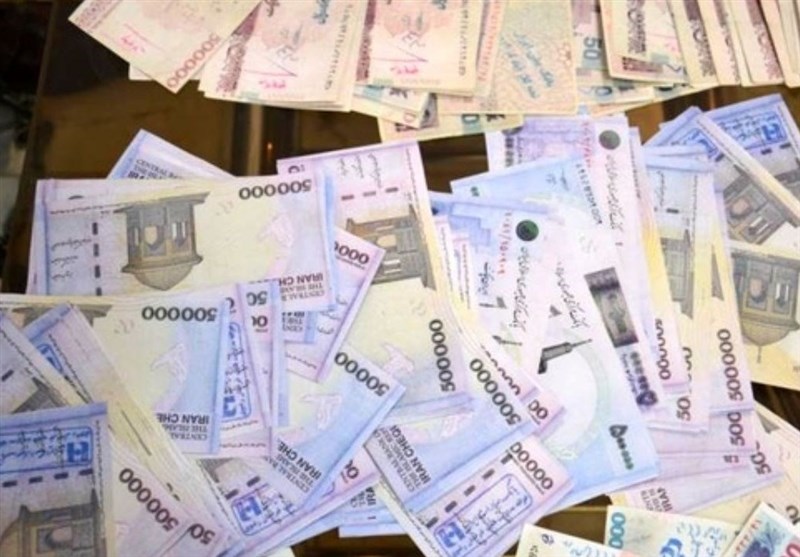 توقیف خودرو سورای پژو۴۰۵ و کشف بیش از ۳۰۰ میلیون ریال اسکناس تقلبی در اردستان توقیف خودرو سورای پژو۴۰۵ و کشف بیش از ۳۰۰ میلیون ریال اسکناس تقلبی در اردستان
