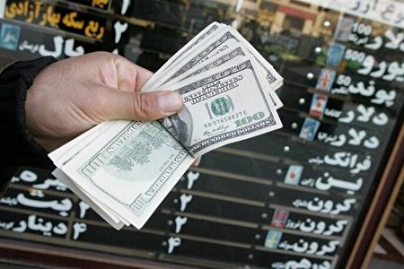 قیمت دلار و قیمت یورو در صرافیها امروز ۹۹/۰۸/۱۰|کاهش جزئی قیمت ارز در بازار؛ دلار ۲۷ هزار و ۷۲۰ تومان شد