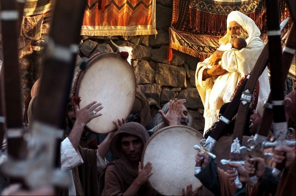 معجزات الهی در هنگام ولادت حضرت محمد(ص) معجزات الهی در هنگام ولادت حضرت محمد(ص)