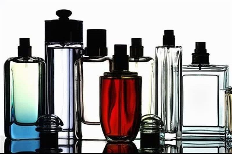 کشف بیش از ۲۴۶ هزار شیشه عطر قاچاق در فردیس کشف بیش از ۲۴۶ هزار شیشه عطر قاچاق در فردیس