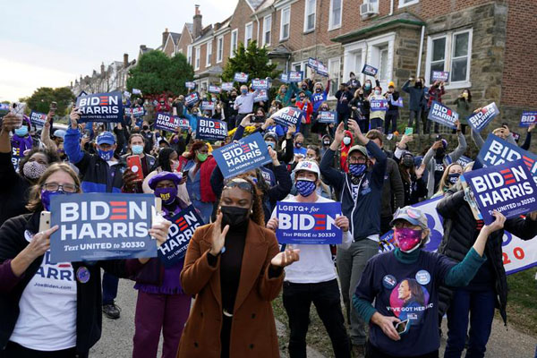 بیمار کرونایی در کاور پلاستیکی / خودکشی اینبار در سواحل سریلانکا بیمار کرونایی در کاور پلاستیکی / خودکشی اینبار در سواحل سریلانکا