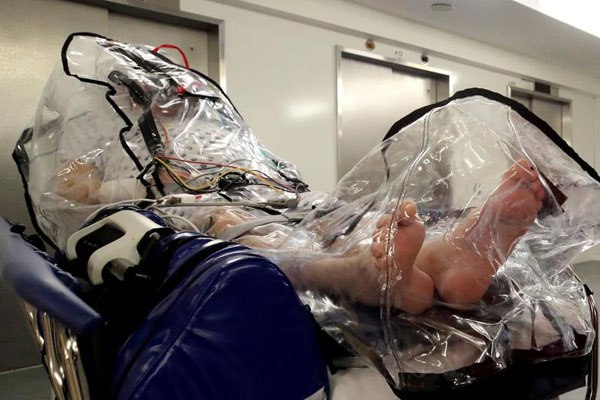 بیمار کرونایی در کاور پلاستیکی / خودکشی اینبار در سواحل سریلانکا بیمار کرونایی در کاور پلاستیکی / خودکشی اینبار در سواحل سریلانکا