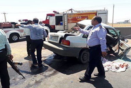 مرگ یک نفر بر اثر تصادف تریلر با پراید مرگ یک نفر بر اثر تصادف تریلر با پراید