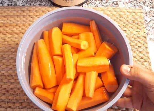 دستور تهیه “آب هویج بستنی” خانگی خوشمزه