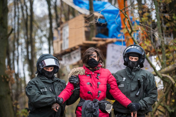 آوارگان زمین و دریا (تصاویر) آوارگان زمین و دریا (تصاویر)