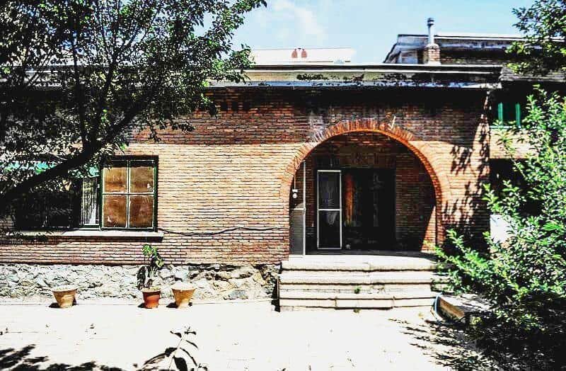 خانه ای که رنگ و بوی دو هنرمند ماندگار به خود گرفته + عکس خانه ای که رنگ و بوی دو هنرمند ماندگار به خود گرفته + عکس
