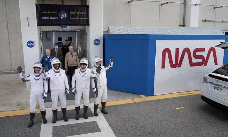 نخستین ماموریت ارسال فضانوردان به فضا از خاک آمریکا انجام شد(عکس)