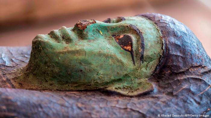 کشف صد تابوت مومیایی و ۴۰ مجسمه در ساقرای مصر (+عکس)